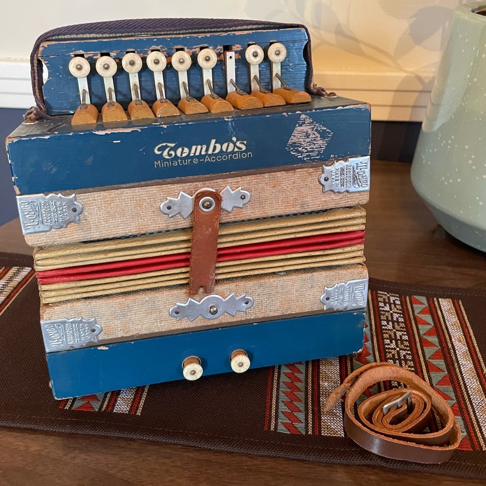 Tombo's Vintage Miniature Accordion